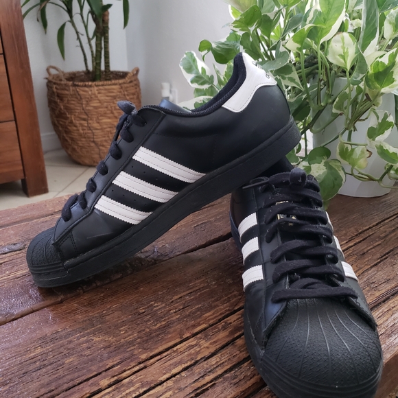 Adidas Superstar Black with White Stripes Men's Sneakers Size 11.5 - Picture 5 of 11